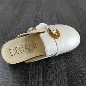 Deltan The Brynn Leather Buckle Mules 6.5. Cream. Slide ons.